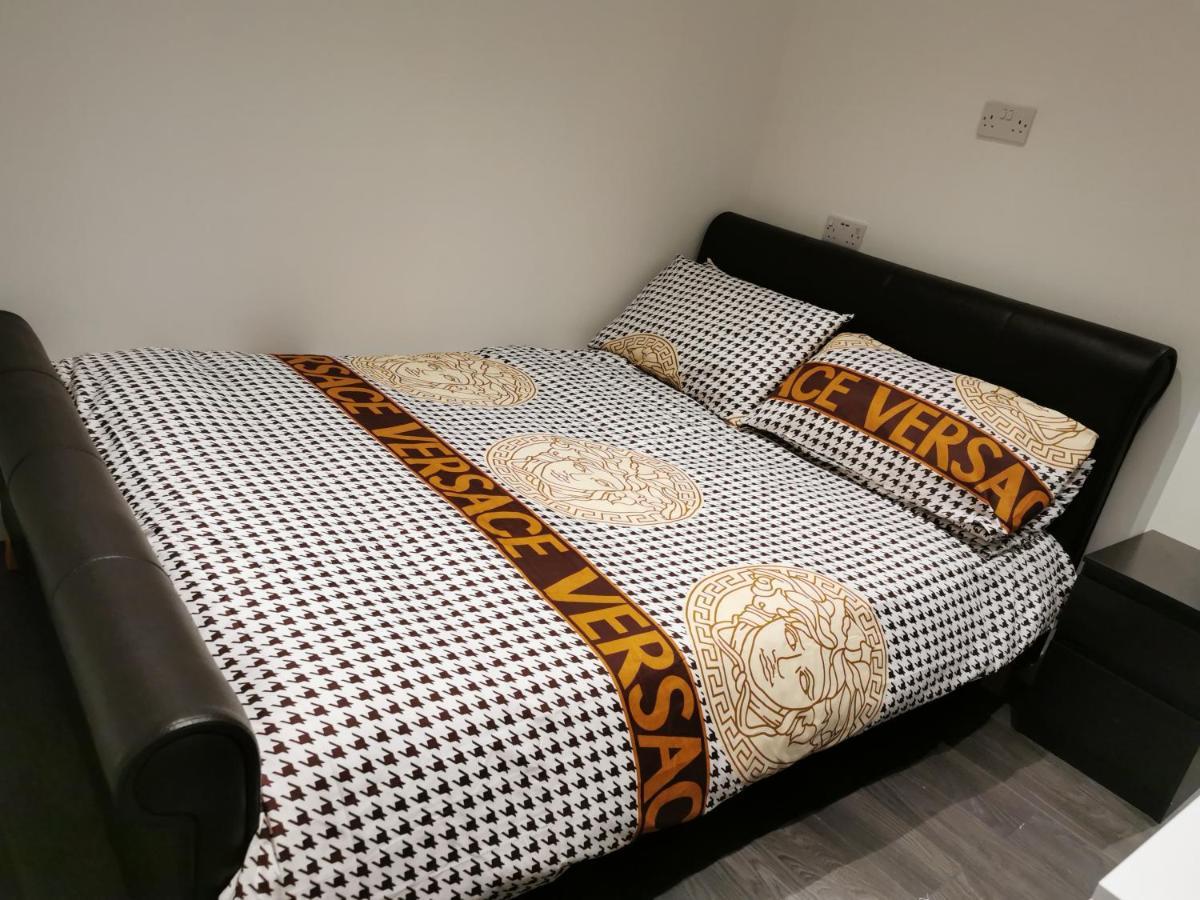 Studio Self Contained Double Bedroom ロンドン エクステリア 写真