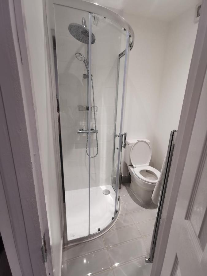 Studio Self Contained Double Bedroom ロンドン エクステリア 写真