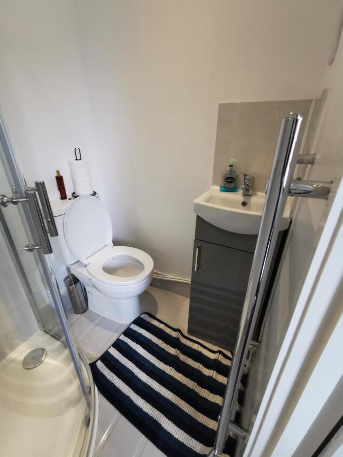 Studio Self Contained Double Bedroom ロンドン エクステリア 写真